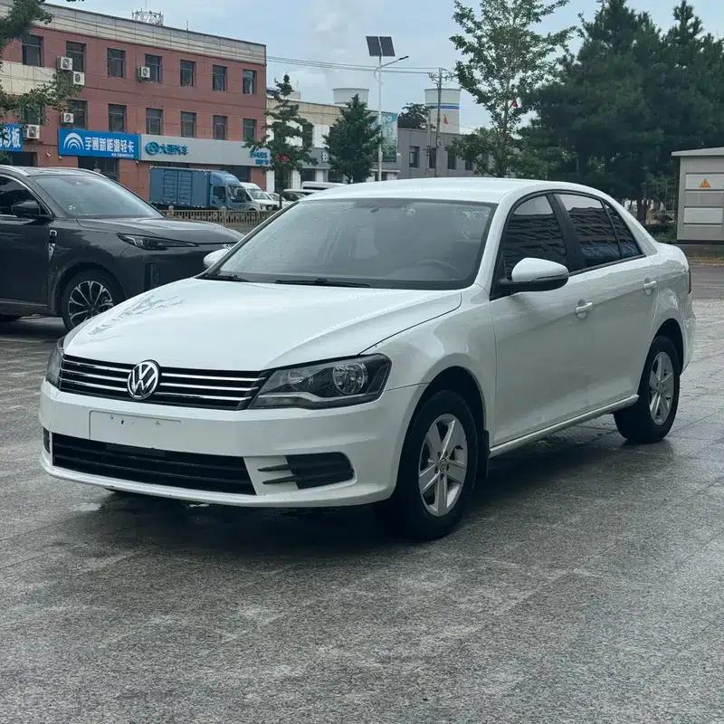 2013 Volkswagen Bora 1.6L Manual Fashion Edition — миниатюра 1