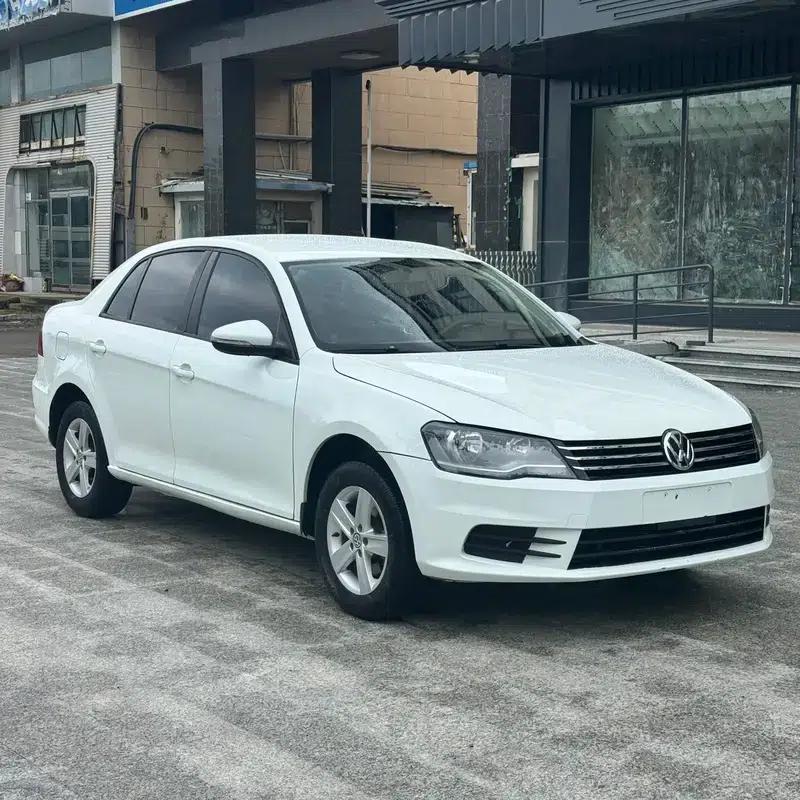 2013 Volkswagen Bora 1.6L Manual Fashion Edition — миниатюра 3