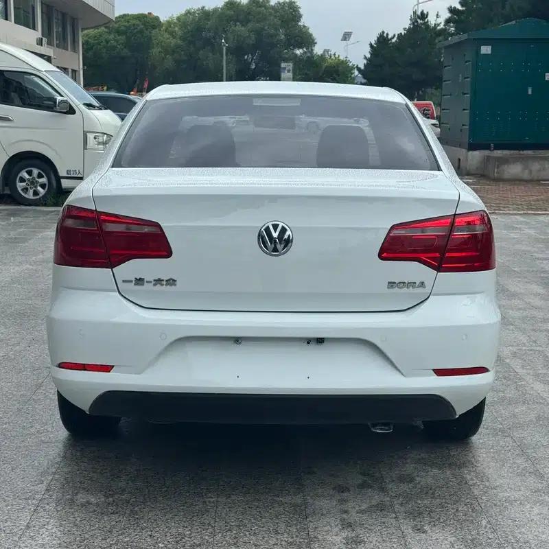 2013 Volkswagen Bora 1.6L Manual Fashion Edition — миниатюра 5