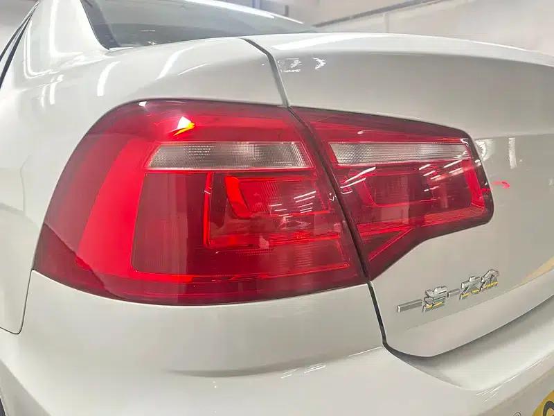 2014 Volkswagen Bora 1.6L Automatic Fashion Edition — миниатюра 13