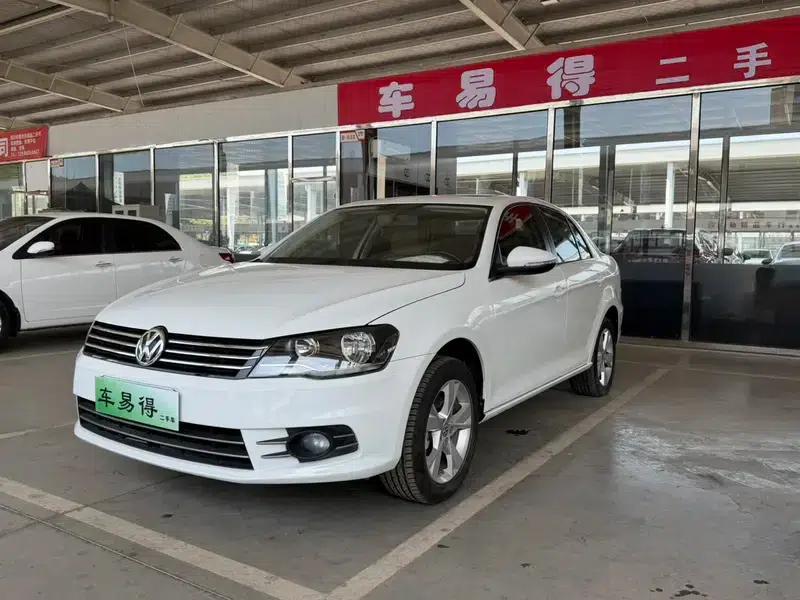 2014 Volkswagen Bora 1.6L Manual Comfort Model — миниатюра 1