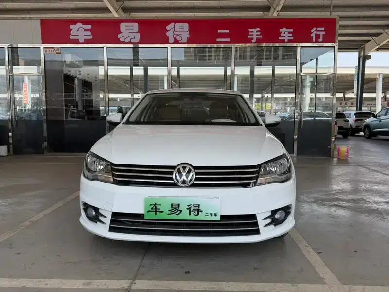 2014 Volkswagen Bora 1.6L Manual Comfort Model — миниатюра 2