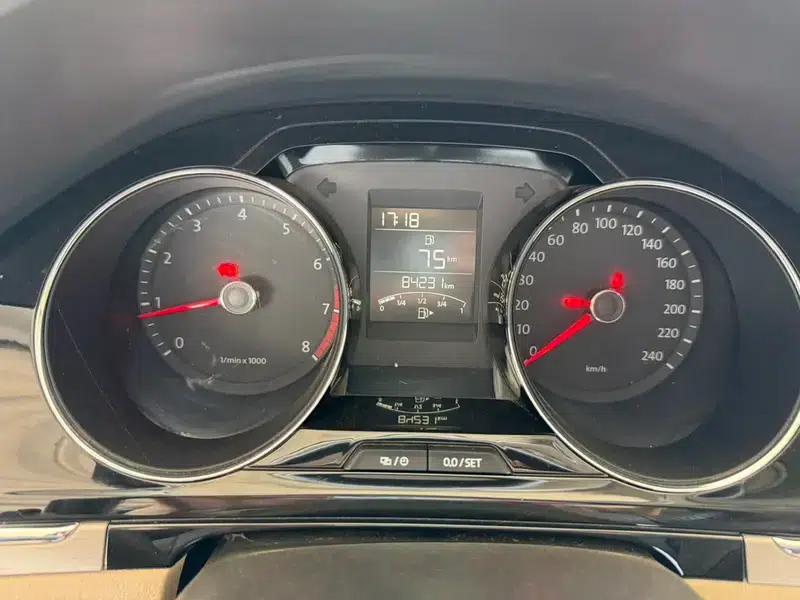 2014 Volkswagen Bora 1.6L Manual Comfort Model — миниатюра 12