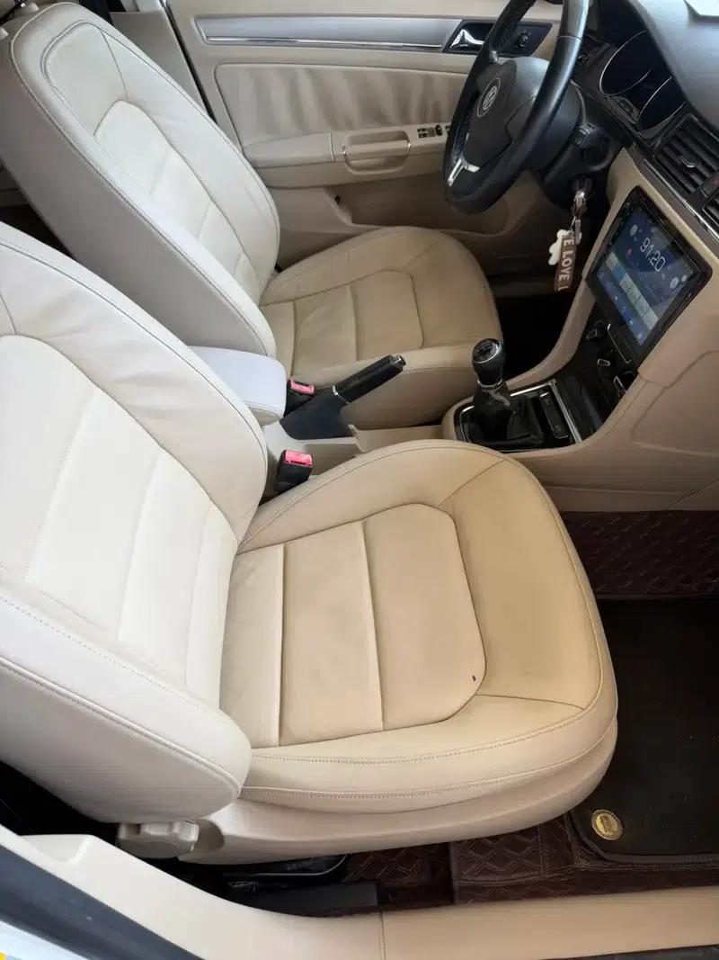 2014 Volkswagen Bora 1.6L Manual Comfort Model — миниатюра 14