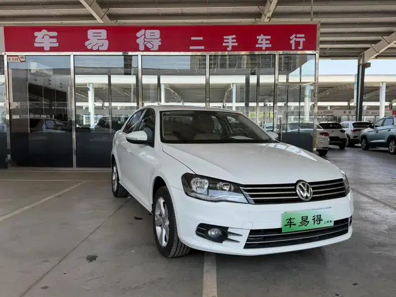 2014 Volkswagen Bora 1.6L Manual Comfort Model — миниатюра 3