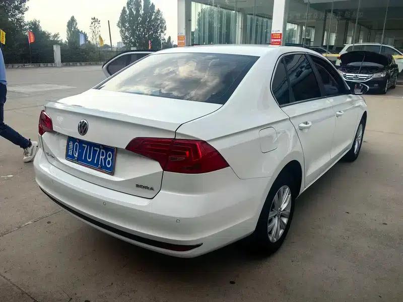 2018 Volkswagen Bora 1.5L Manual Fashion Edition — миниатюра 2
