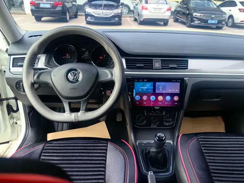 2018 Volkswagen Bora 1.5L Manual Fashion Edition — миниатюра 3