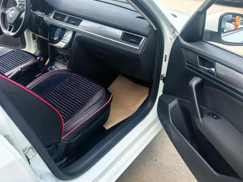 2018 Volkswagen Bora 1.5L Manual Fashion Edition — миниатюра 5
