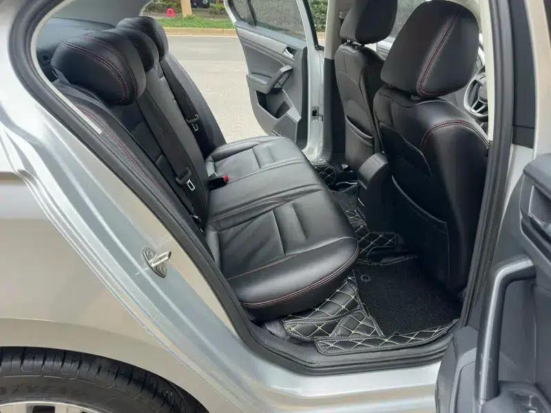 2016 Volkswagen Bora 1.6L Manual Fashion Edition — миниатюра 14