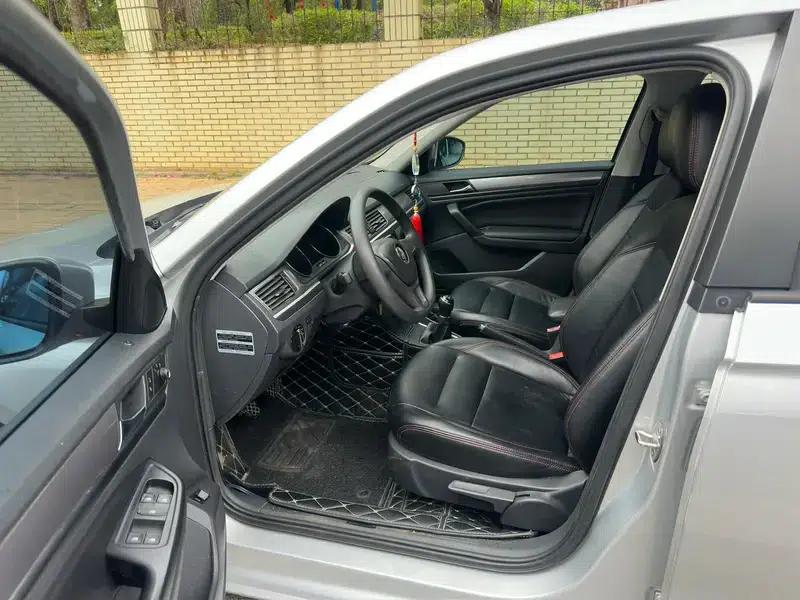 2016 Volkswagen Bora 1.6L Manual Fashion Edition — миниатюра 16