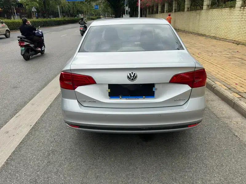 2016 Volkswagen Bora 1.6L Manual Fashion Edition — миниатюра 5
