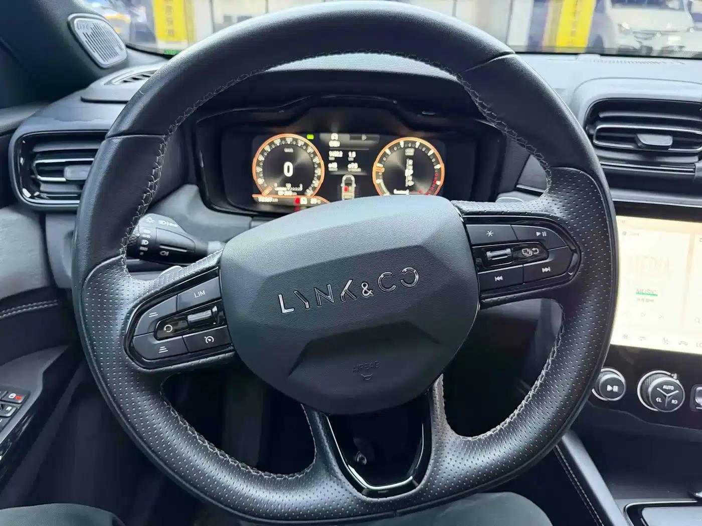 Lynk & Co 03 2022 2.0TD DCT Pro — миниатюра 4
