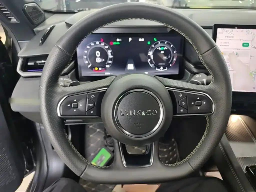 Lynk & Co 03 2023 1.5TD DCT Pro — миниатюра 11