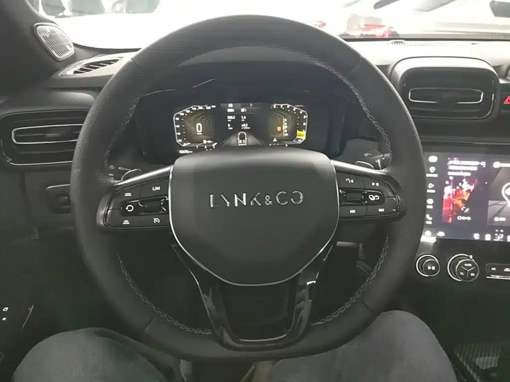 Lynk & Co 03 2021 2.0TD Automatic Champion Edition — миниатюра 11