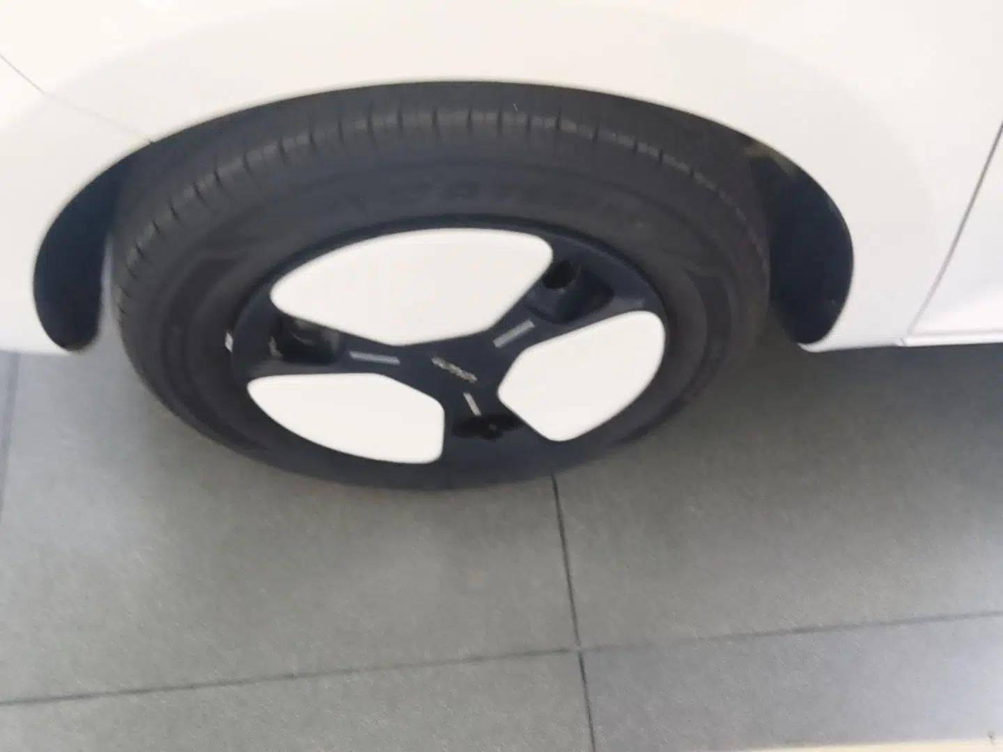 CHANGAN NEVO Lumin 2023 301km Honey Dew Edition — миниатюра 10