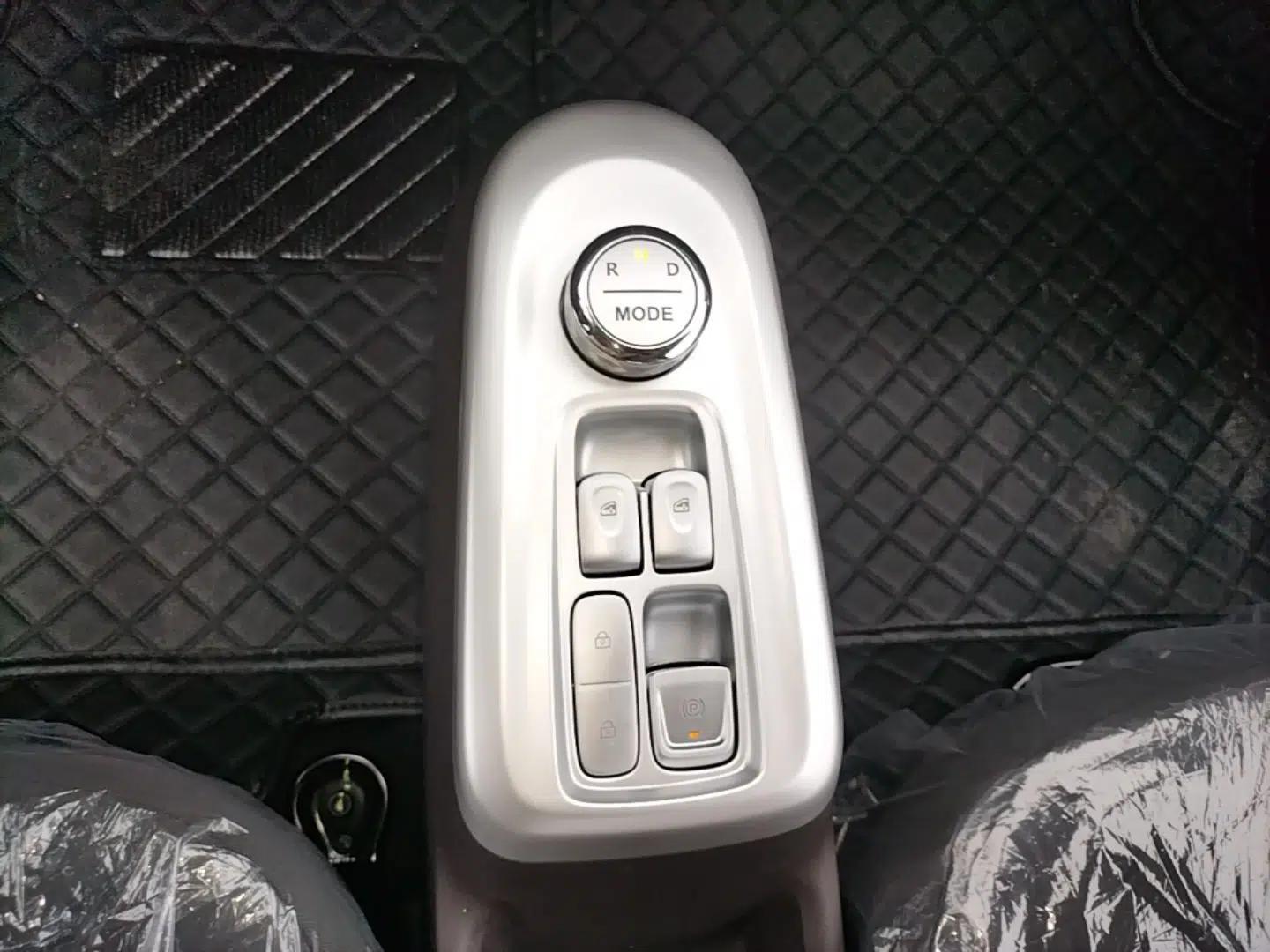CHANGAN NEVO Lumin 2026 Model Treasure Edition 205km Passionate Beige Ningde — миниатюра 16