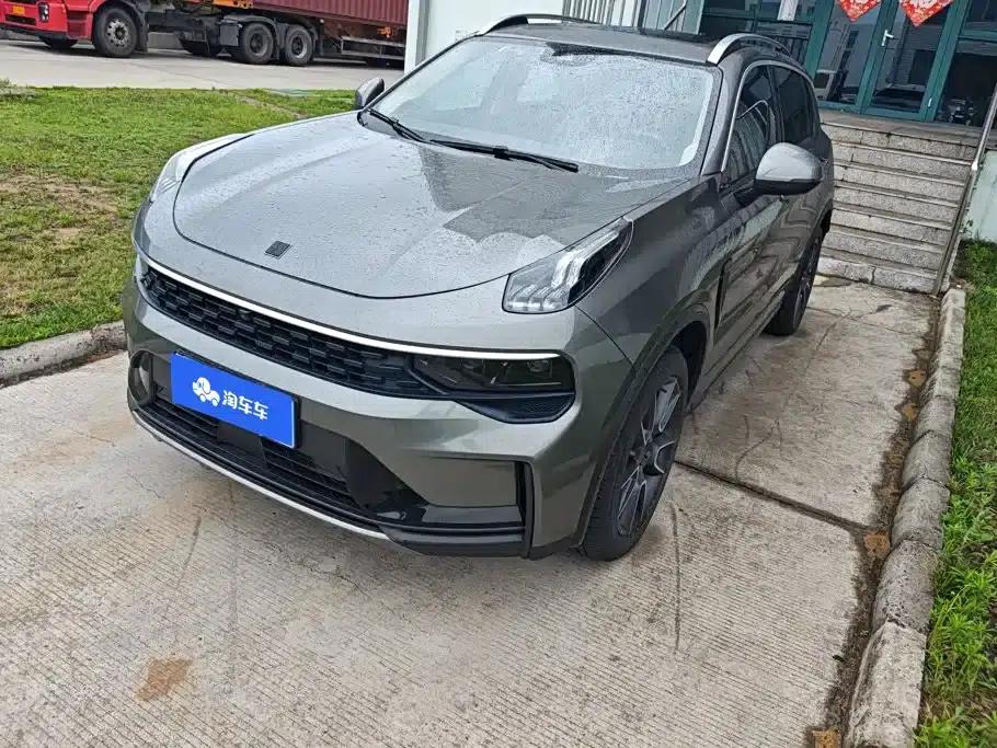 Lynk & Co 01 2021 2.0TD Two-Wheel Drive Pro — миниатюра 1