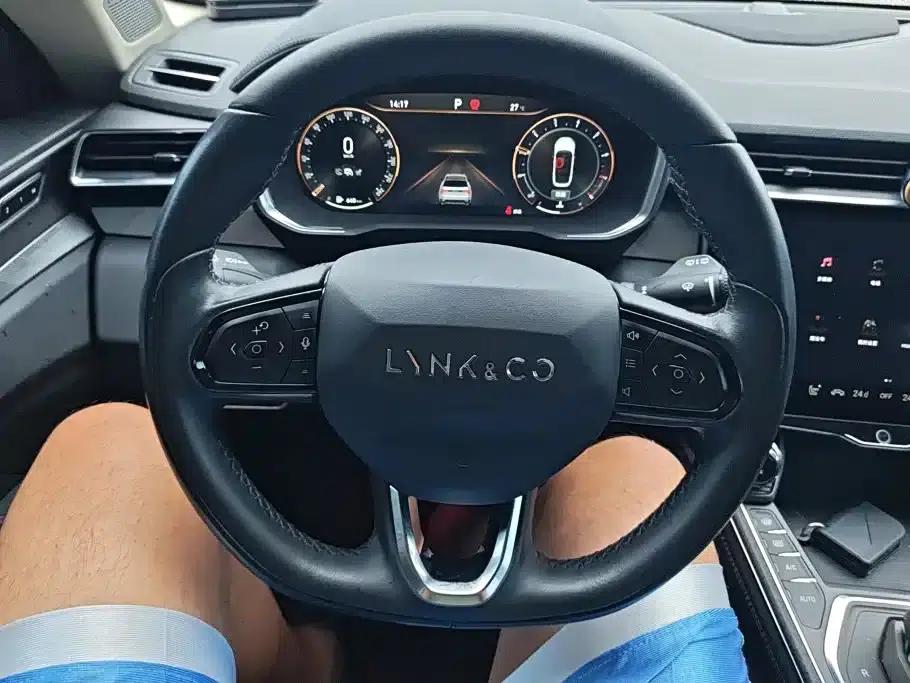 Lynk & Co 01 2021 2.0TD Two-Wheel Drive Pro — миниатюра 15