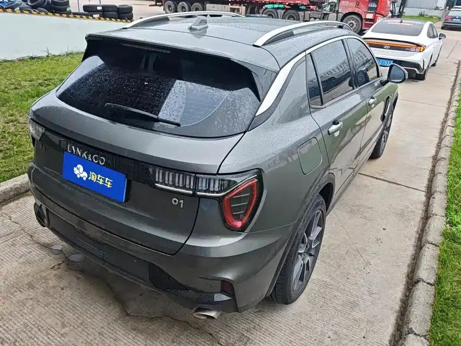 Lynk & Co 01 2021 2.0TD Two-Wheel Drive Pro — миниатюра 3