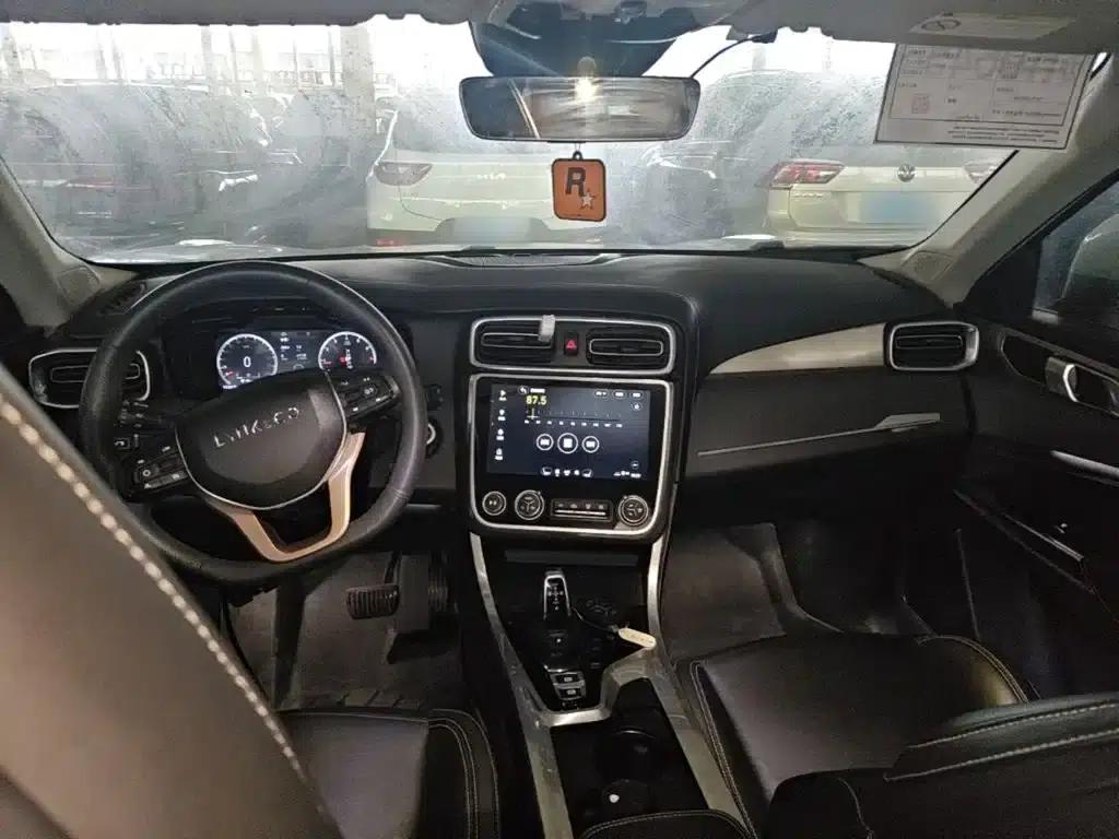 Lynk & Co 01 2017 2.0T Two-Wheel Drive — миниатюра 10