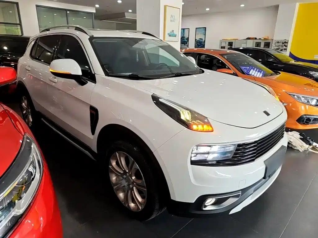 Lynk & Co 01 2017 2.0T 2WD Pro Edition — миниатюра 4