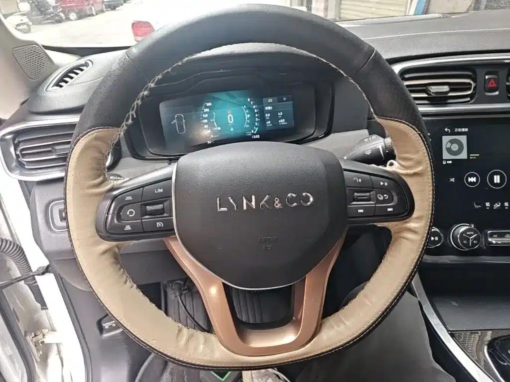 Lynk & Co 01 2017 2.0T Two-Wheel Drive — миниатюра 11