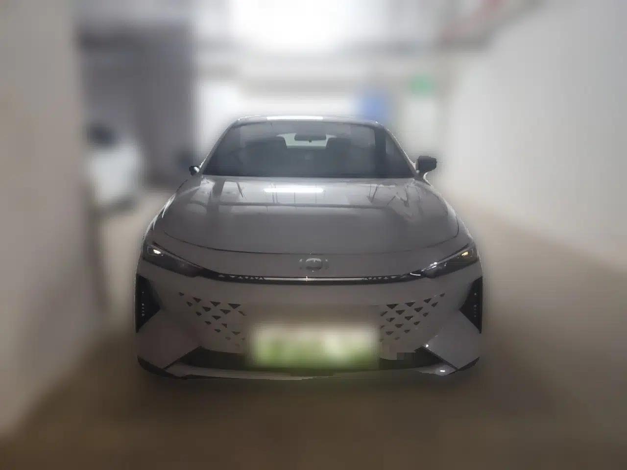 CHANGAN NEVO A06 2023‑model-year Changan Qiyuan A06 plug-in hybrid, 1.5-liter engine with 78 kW of power and a drive motor delivering 158 kW. — миниатюра 2