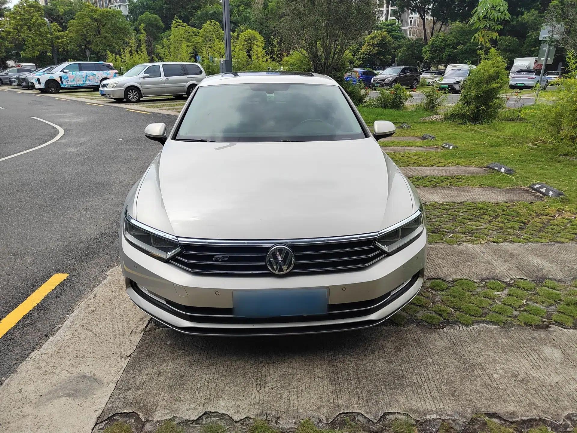 Volkswagen Magotan 2017 330TSI DSG Luxury Model — миниатюра 12