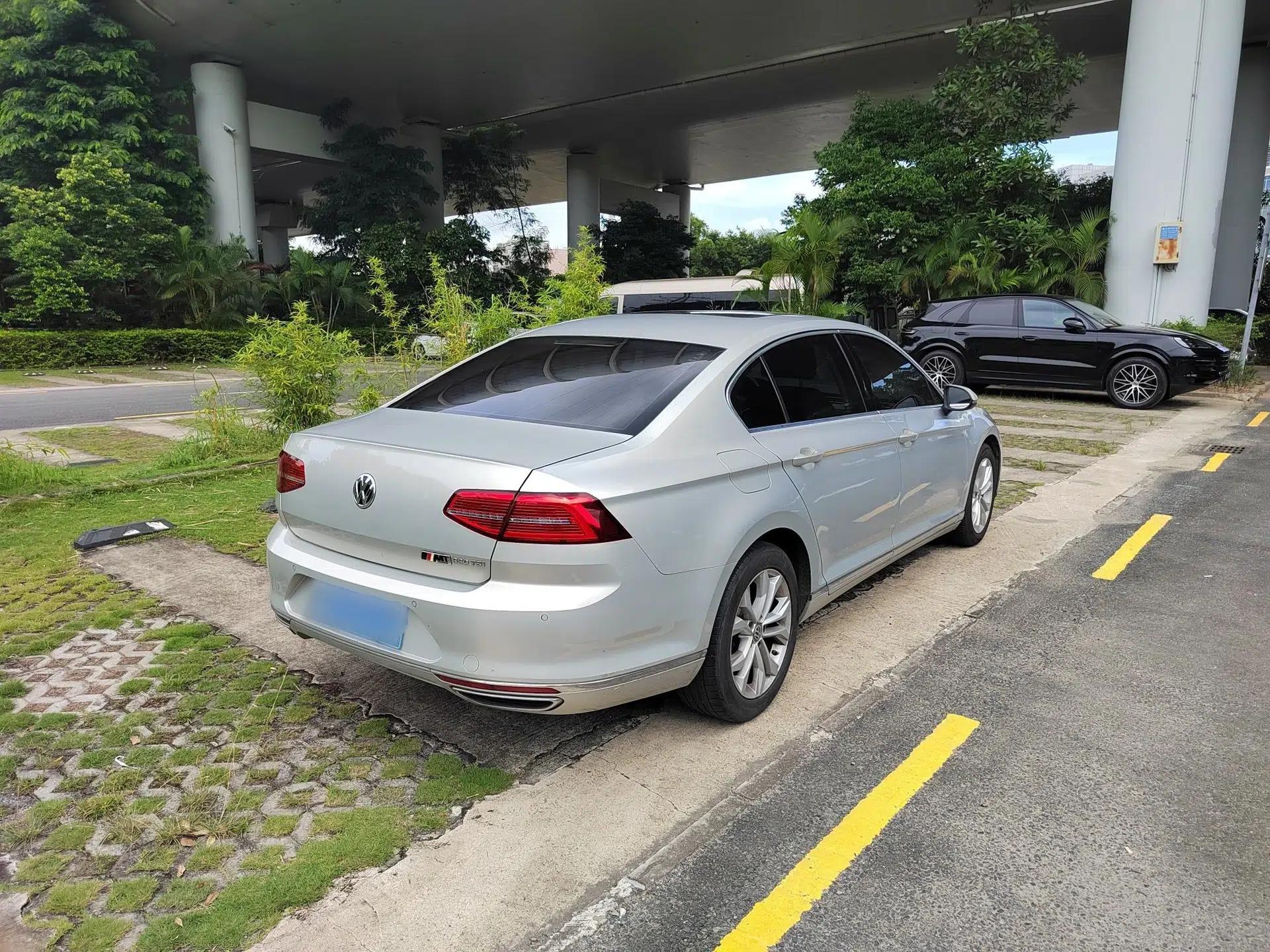 Volkswagen Magotan 2017 330TSI DSG Luxury Model — миниатюра 13