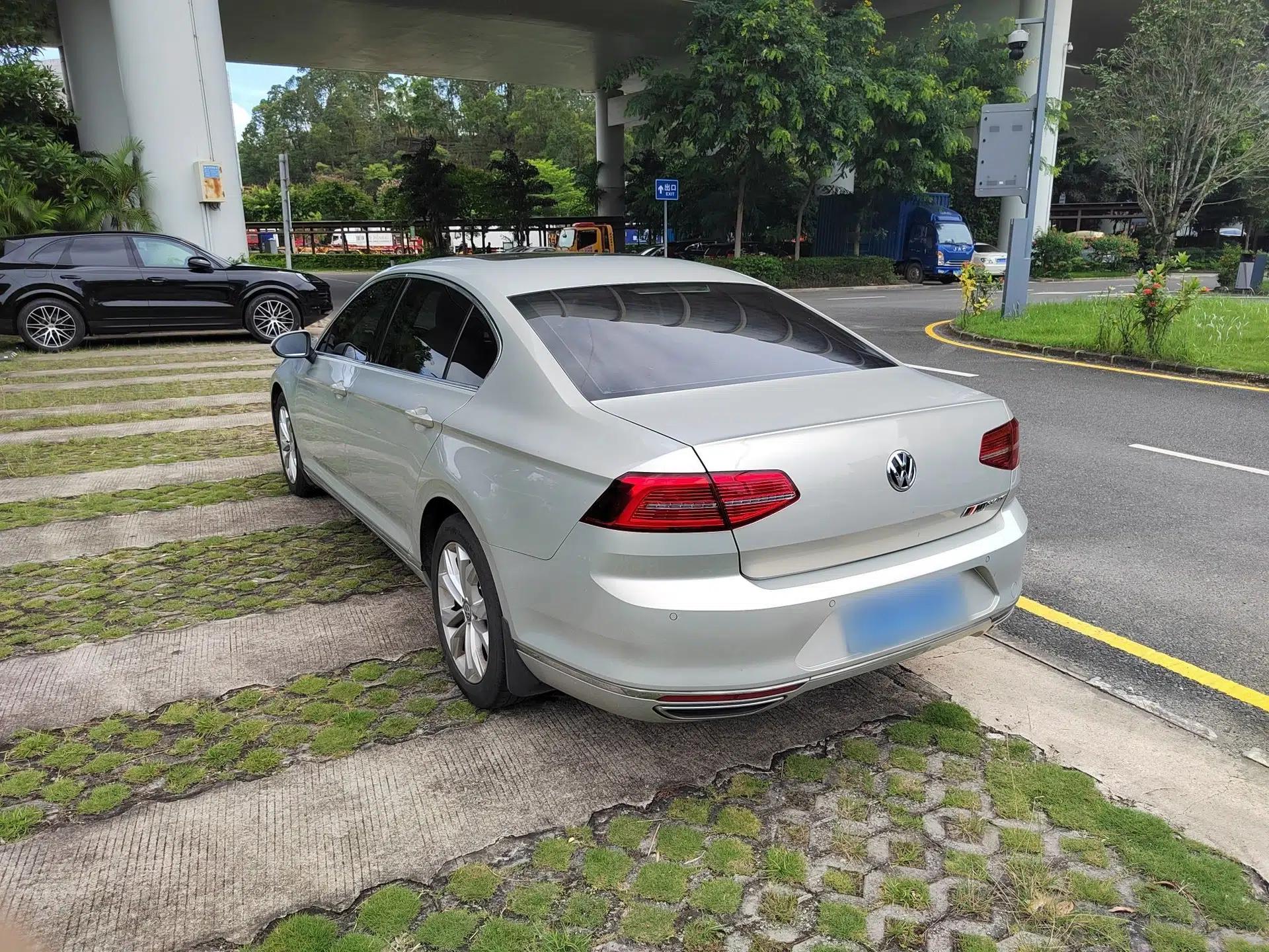 Volkswagen Magotan 2017 330TSI DSG Luxury Model — миниатюра 15