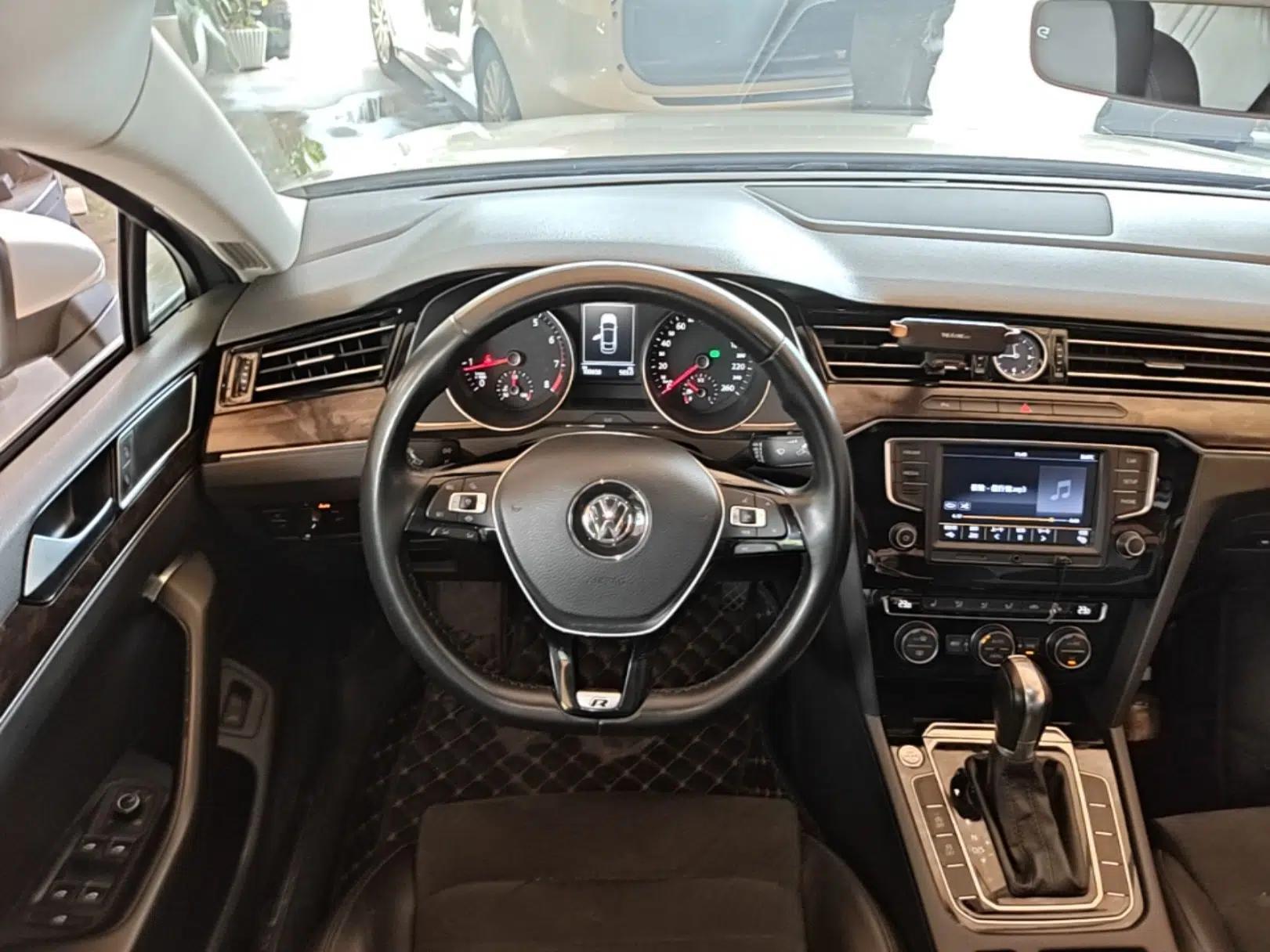 Volkswagen Magotan 2017 330TSI DSG Luxury Model — миниатюра 19