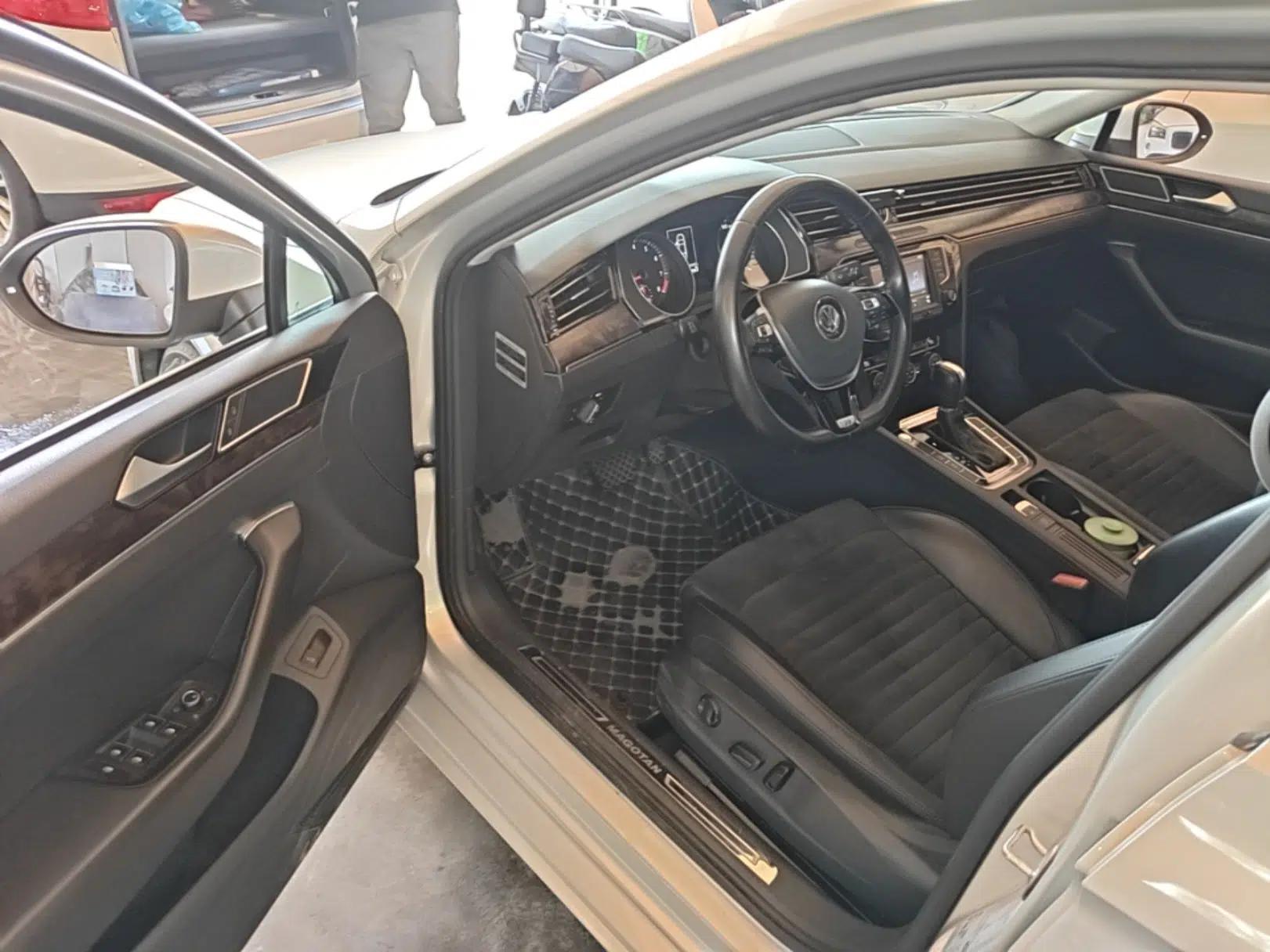 Volkswagen Magotan 2017 330TSI DSG Luxury Model — миниатюра 24