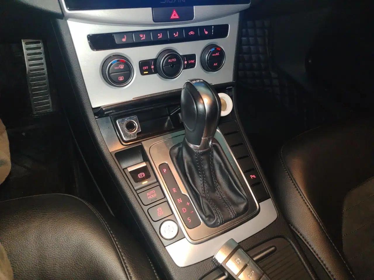 Volkswagen Magotan 2016 1.8TSI Luxury Comfort Model — миниатюра 14