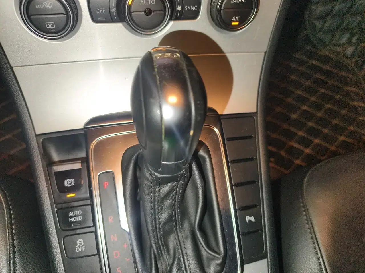 Volkswagen Magotan 2013 1.8TSI Luxury Model — миниатюра 14