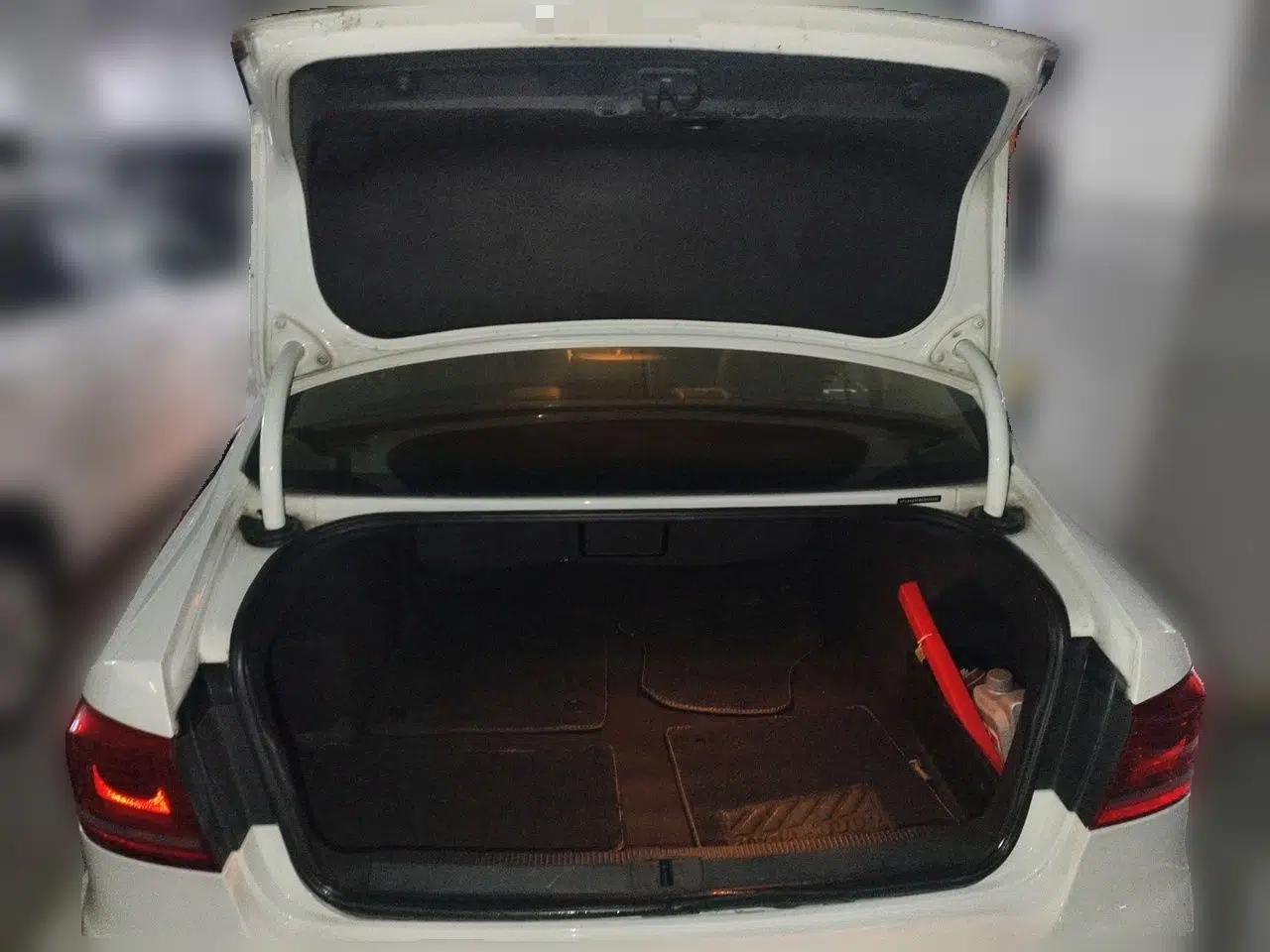 Volkswagen Magotan 2013 1.8TSI Luxury Model — миниатюра 19