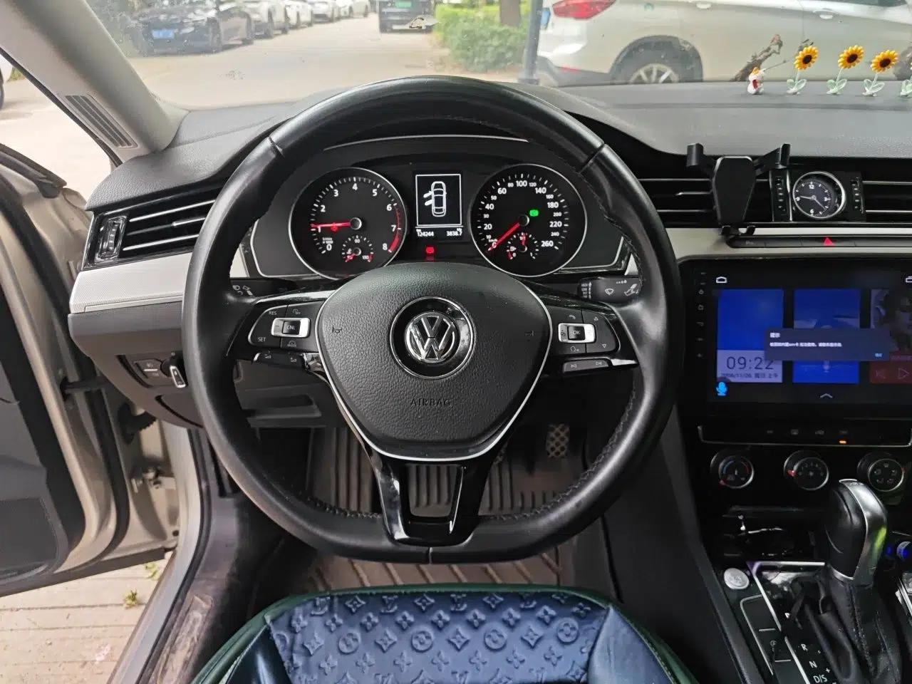 Volkswagen Magotan 2018 330TSI DSG Advanced Model — миниатюра 10