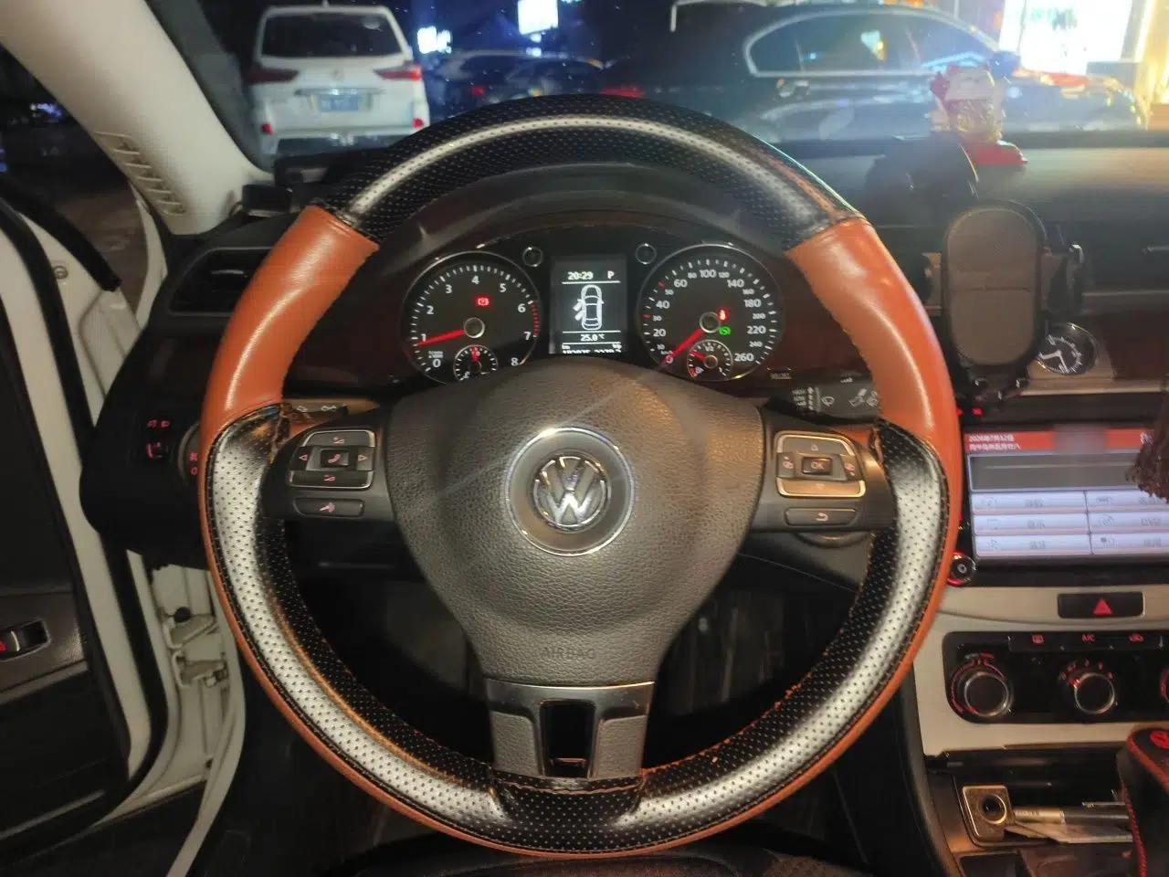 Volkswagen Magotan 2013 1.8TSI Premier Model — миниатюра 10