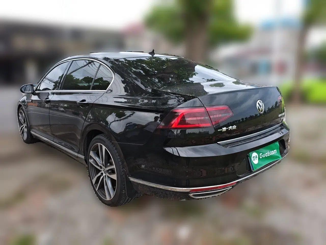 Volkswagen Magotan 2019 330TSI DSG Luxury Model China V Standard — миниатюра 4