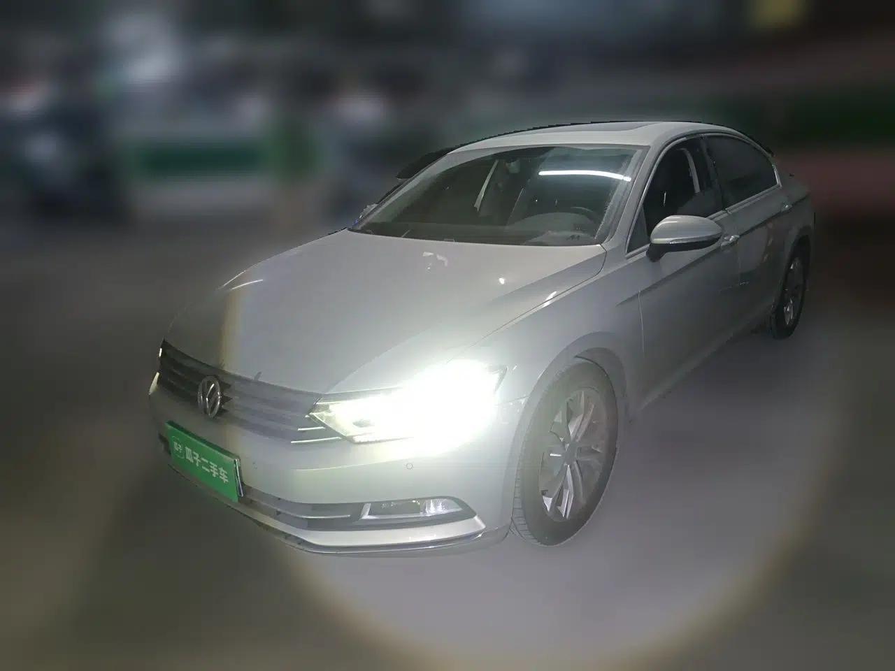 Volkswagen Magotan 2018 330TSI DSG Luxury Model — миниатюра 1