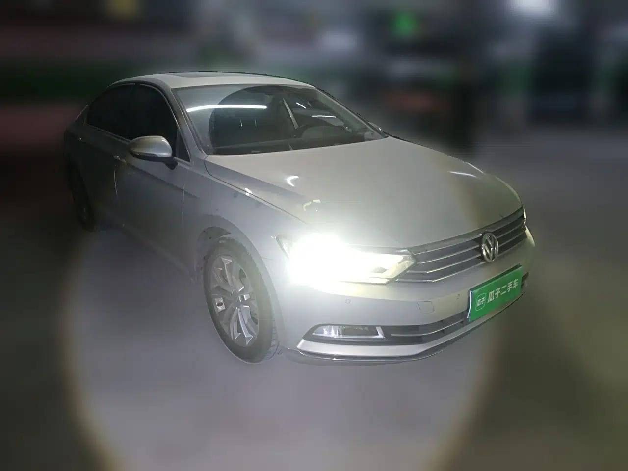 Volkswagen Magotan 2018 330TSI DSG Luxury Model — миниатюра 3