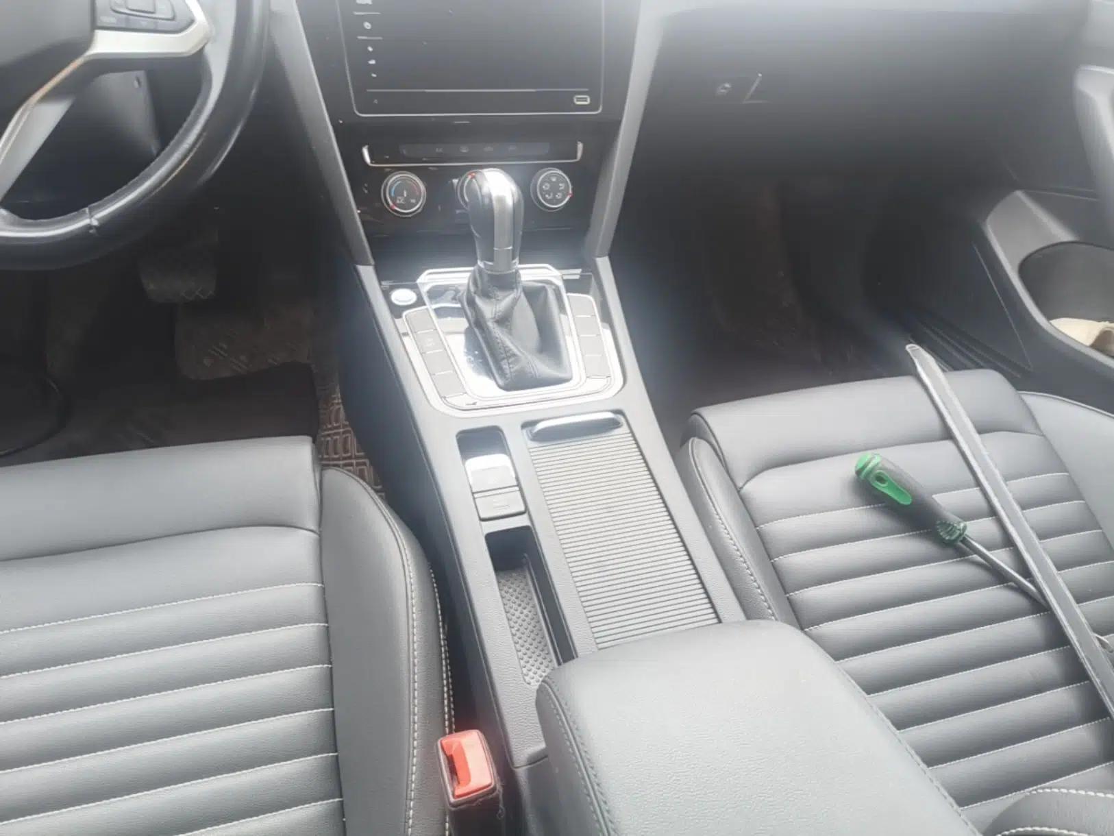 Volkswagen Magotan 2020 280TSI DSG Comfort Edition — миниатюра 16