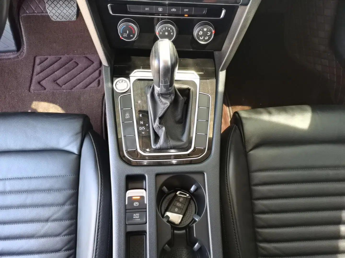 Volkswagen Magotan 2019 330TSI DSG Leading Edition China V Standard — миниатюра 16
