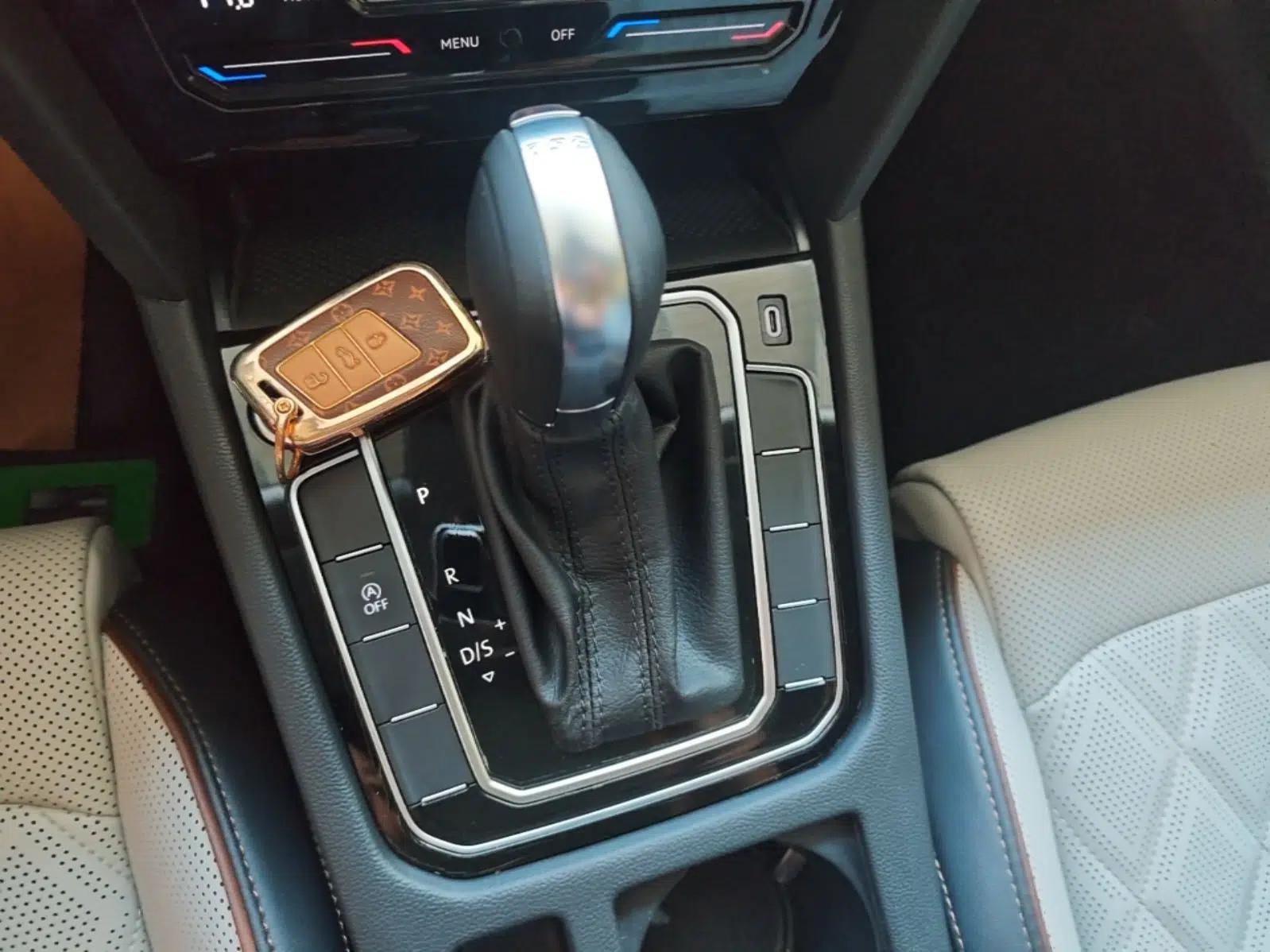 Volkswagen Magotan 2023 2 Million Units Limited-Edition 380TSI DSG Flagship Version — миниатюра 21