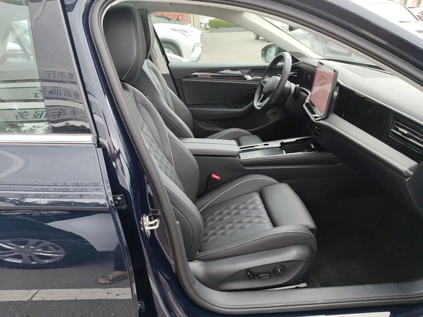 Volkswagen Magotan 2024 380TSI DSG Ultimate Edition — миниатюра 24