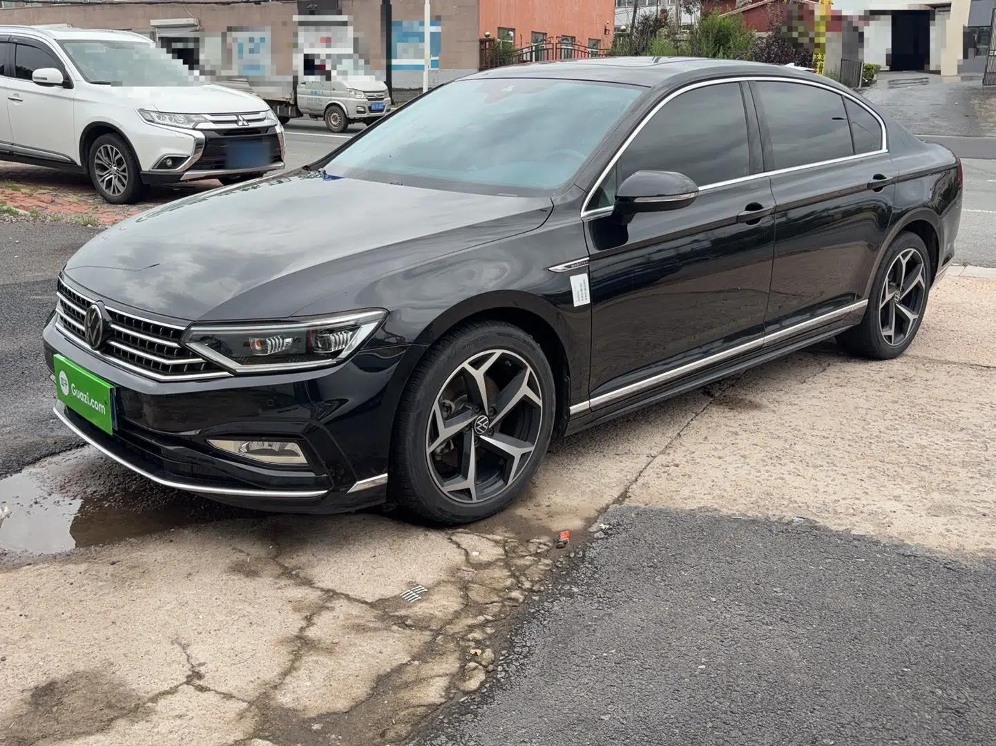 Volkswagen Magotan 2023 2 Million Units Commemorative Edition 330TSI DSG Luxury Version — миниатюра 2