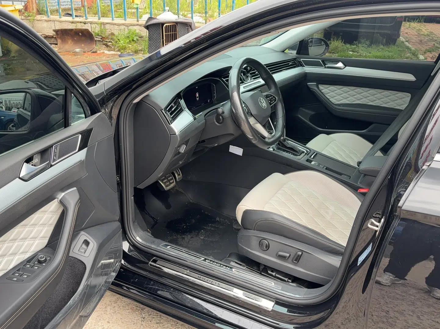 Volkswagen Magotan 2023 2 Million Units Commemorative Edition 330TSI DSG Luxury Version — миниатюра 14