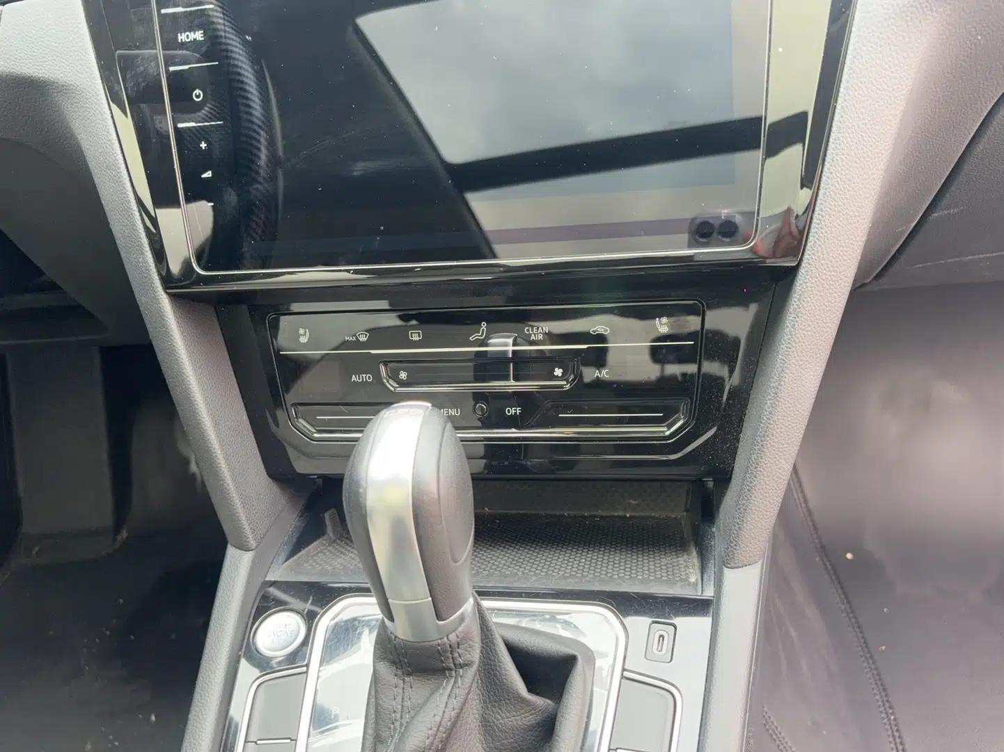 Volkswagen Magotan 2023 2 Million Units Commemorative Edition 330TSI DSG Luxury Version — миниатюра 18