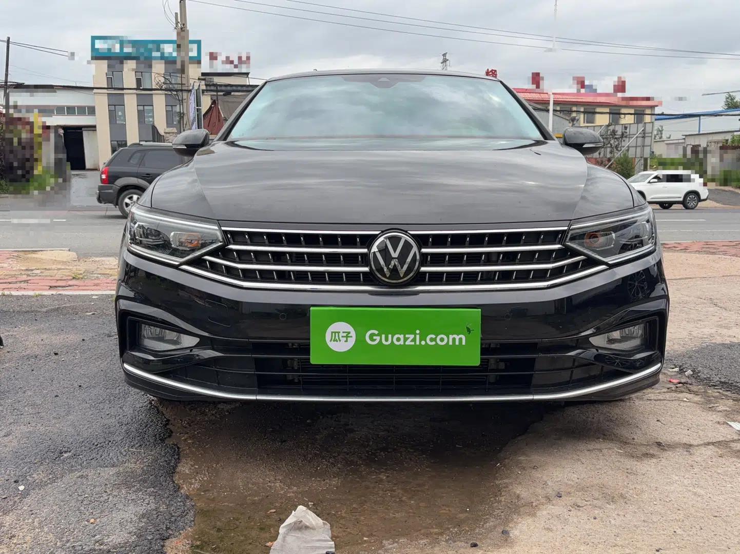 Volkswagen Magotan 2023 2 Million Units Commemorative Edition 330TSI DSG Luxury Version — миниатюра 3
