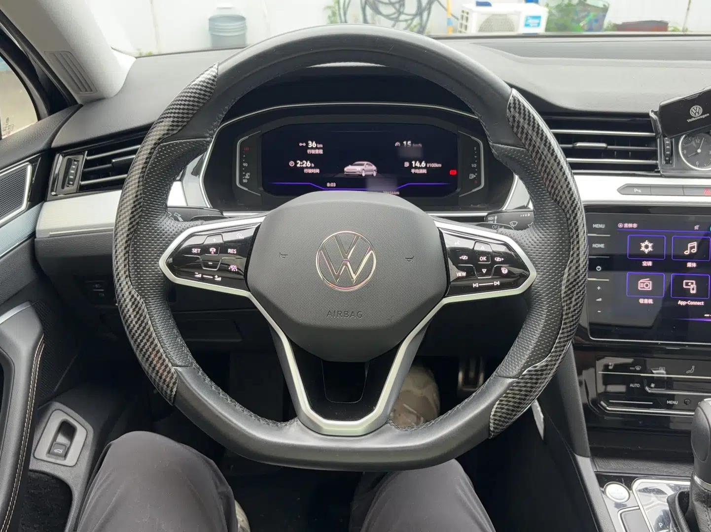 Volkswagen Magotan 2023 2 Million Units Commemorative Edition 330TSI DSG Luxury Version — миниатюра 8