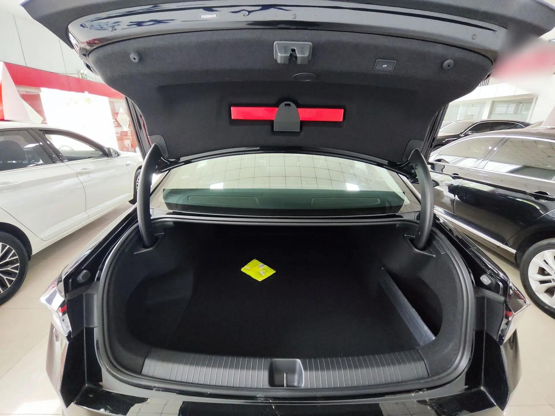 Volkswagen Magotan 2024 380TSI DSG Prestige Edition DaMai Package — миниатюра 22